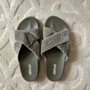 Aerie Velvet Slides